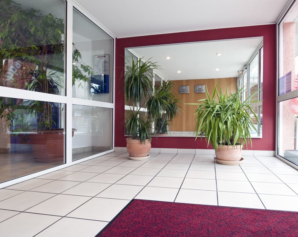 Aparthotel Sejours & Affaires Annecy Le Pont Neuf Cran-Gévrier Exterior foto