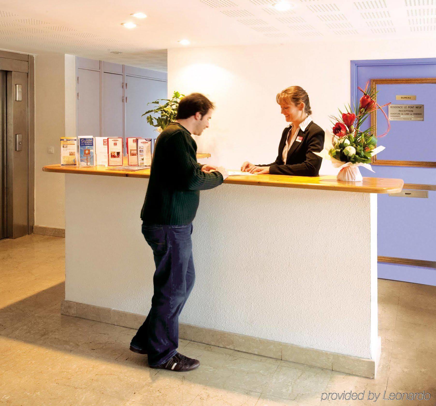 Aparthotel Sejours & Affaires Annecy Le Pont Neuf Cran-Gévrier Exterior foto