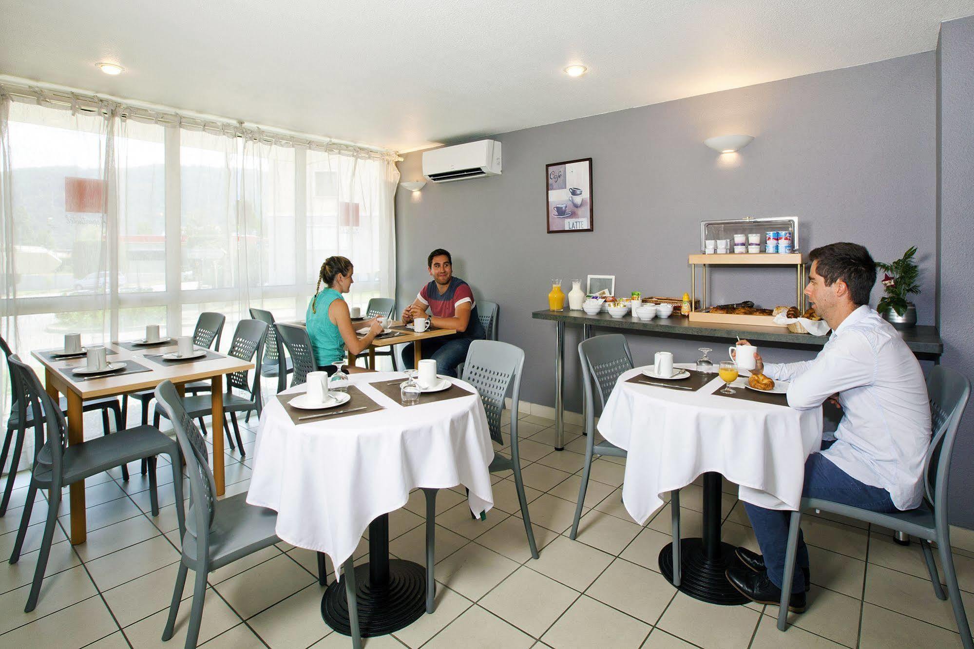Aparthotel Sejours & Affaires Annecy Le Pont Neuf Cran-Gévrier Exterior foto